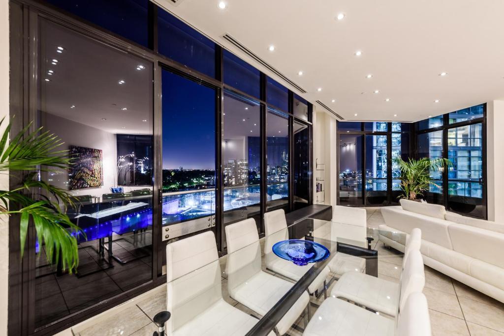 Exclusive Stays - Gallery Penthouse Southbank